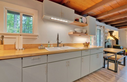 Lake Arrowhead House | Lakefront cottage | Indoor Pools | Kayaks