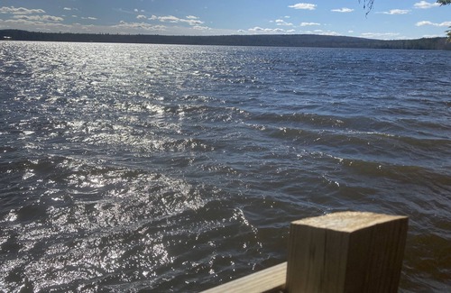 Charlotte Cottage | Lakefront Cottage on Round Pond