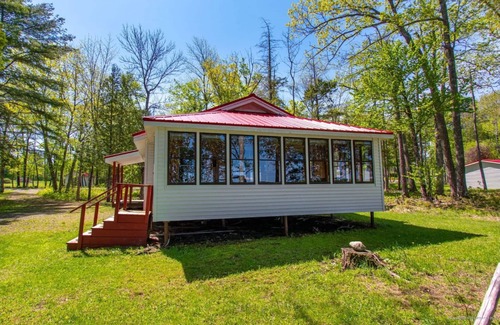 Sidney Cottage | Lakefront Cottage