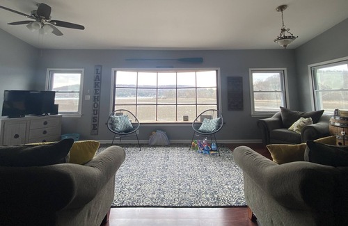 Cuba Cottage | Lakefront Cottage with Beautiful Views