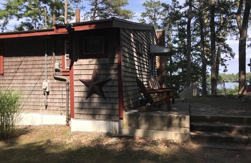 Ponds of Plymouth Cottage | Lakefront Cottage with Private Beach and Dock