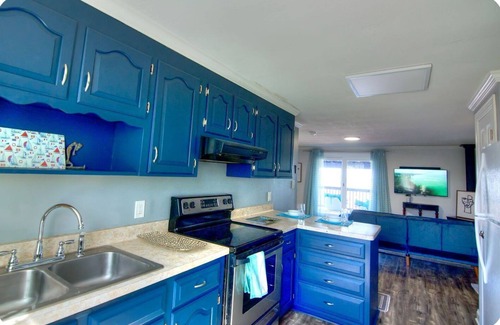 Town of Somerset Cottage | Lakefront Cottage with Spacious Deck and Great Views in NY