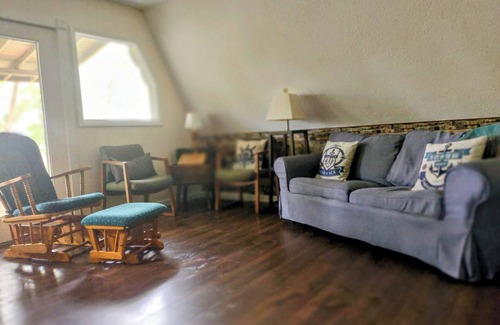 Syracuse House | Lakefront-Crib+Dogs+Kayaks 8 min to Wawasee boat ramp, pking for trailers, 4 TVs