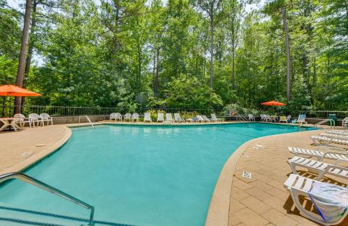 Dadeville Villa | Lakefront Dadeville Villa with Deck and Private Dock!