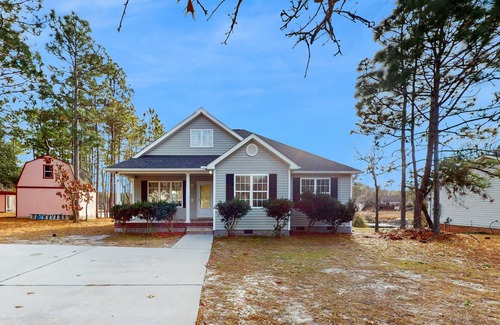 Boiling Spring Lakes House | Lakefront dog-friendly home near beach/Wilmington with private gazebo, W/D