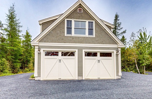 Northeast Somerset Apartment | Lakefront, dog-friendly studio with firepit and lake & mountain views