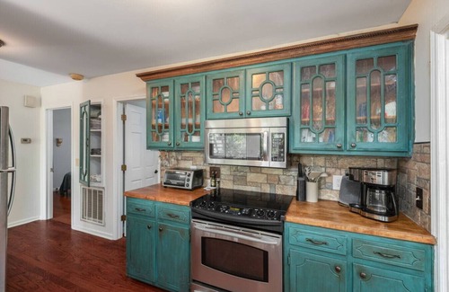 Roxboro Apartment | Lakefront Escape | Dock, Fire Pit, Family friendly