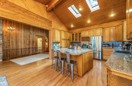 Cle Elum House | Lakefront Escape-HotTub, Fireplace, GameRoom + Stay&Save Free Nights
