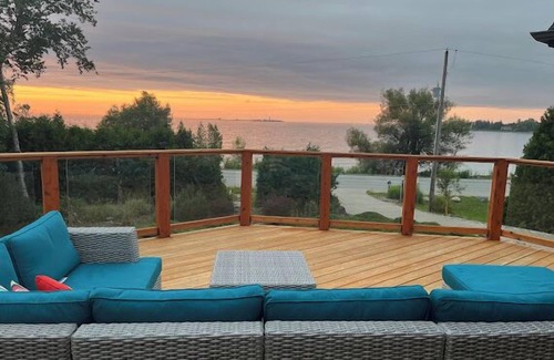 Saugeen Shores House | Lakefront Executive Vacation Home on the shores of Lake Huron