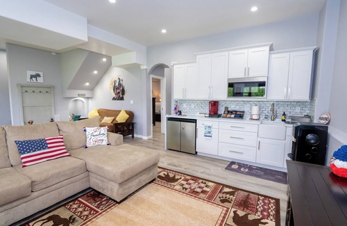 Meadow Lakes Apartment | LAKEFRONT EXECUTIVE SUITE - Just Minutes from Downtown Wasilla and Palmer