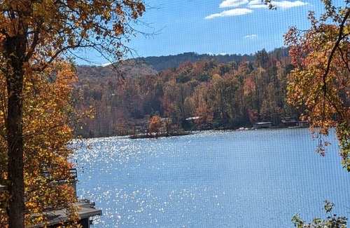 Lynn House | Lakefront FAMILY-FOCUSED Home 20 Minutes from TIEC