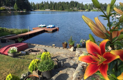 Federal Way House | Lakefront- fenced - no animal- allergies