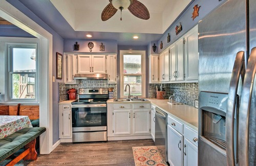 Lake Placid Cottage | Lakefront Florida Retreat - Pool Table & Boat Dock