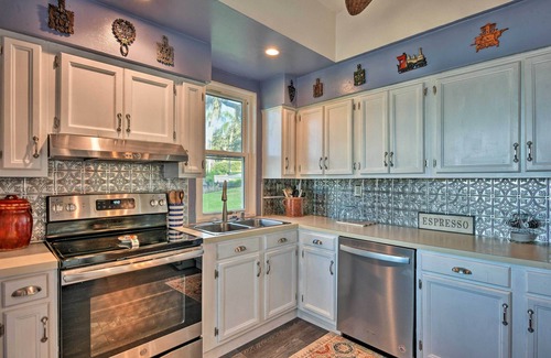 Lake Placid Cottage | Lakefront Florida Retreat - Pool Table & Boat Dock