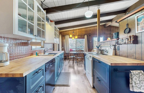 Chelan House | Lakefront gem with large deck, grill, fast WiFi, & great views