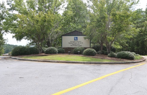 Dadeville Condo | Lakefront Getaway – 1BR/1BA Walk-Out Condo with Stunning Views