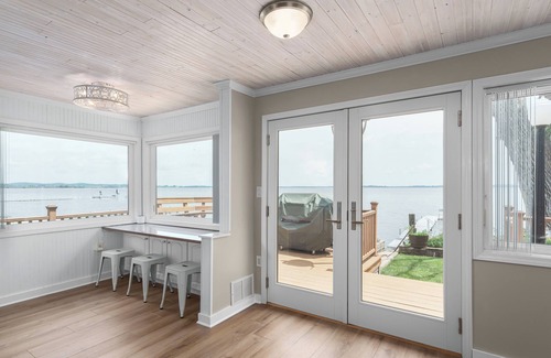 Lake Koshkonong Cottage | Lakefront Getaway with Hot Tub, Dock, & Game Room - Kosh Kottage