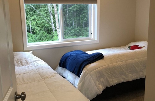 Nikiski House | Lakefront Getaway
