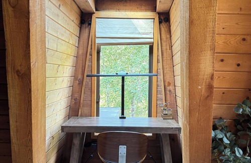 Saunders Lake House | Lakefront Glass House w/Dock & Views
