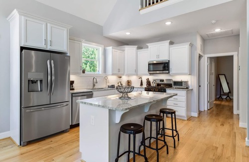 Macon House | Lakefront, Heated Pool, Firepits, Deep Water, Kayaks, Pool Table, Sundeck