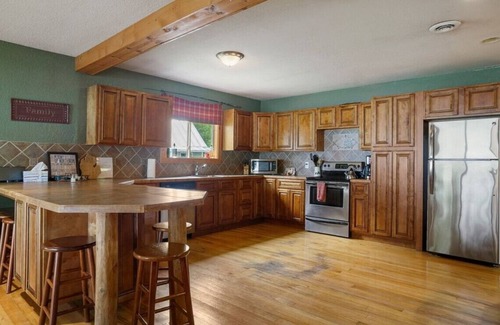 Petoskey Cottage | Lakefront Home Away From Home