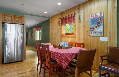 Petoskey Cottage | Lakefront Home Away From Home