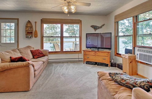 Brandon House | Lakefront home in Brandon w/fire pit, deck & dock!