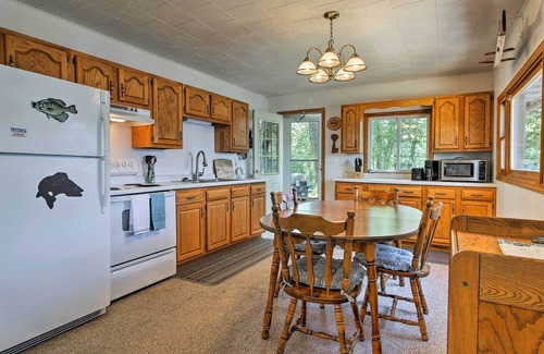 Brandon House | Lakefront home in Brandon w/fire pit, deck & dock!