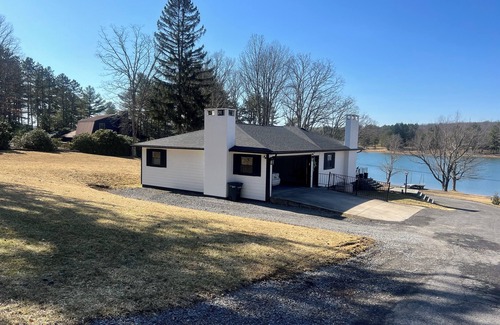 Swanton House | Lakefront home in quiet cove in Deep Creek Lake, MD