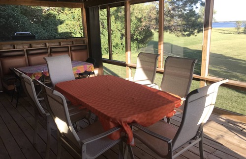 Roseglen House | Lakefront Home on Lake Sakakawea in Douglas Bay near Garrison, ND