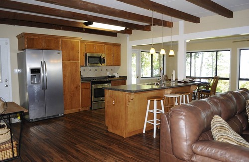 Donalsonville Cabin | Lakefront HOME on the "BIG" water of Lake Seminole. We Strive to be the Best!