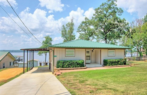 Milam House | Lakefront Home - Relaxing Escape
