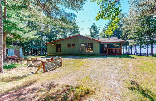 Franklin House | Lakefront Home W/ Fast WiFi, Furnished Deck, Water Views & Full Kitchen!