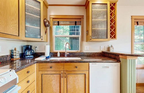 Florence House | Lakefront home with loft, two decks with amazing views, kayaks & dock access
