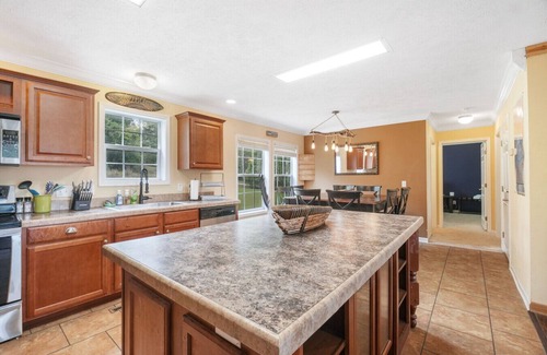 Dadeville House | Lakefront Home with Views - Dock & Boat Rental
