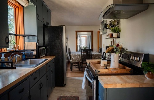 Martinsville Cabin | Lakefront Hot tub. Amazing views. 35 min to Indy