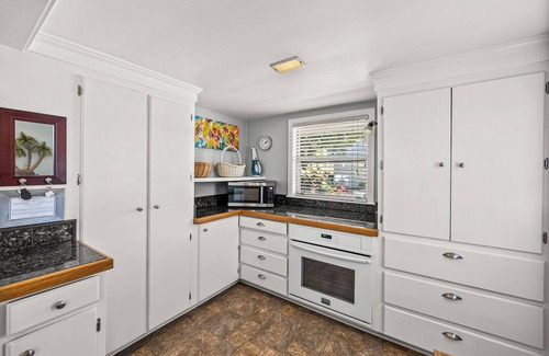 Babson Park House | Lakefront Howell Bungalow on Crooked Lake, built in 1929, renovated in 2024