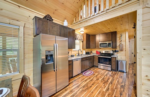 Primrose Cabin | Lakefront in Cliffview. 4BR, 3BTH- No Smoking/Pets. Fishing Dock, Game Rm.More