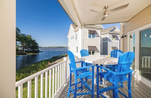 Eatons Crossing House | Lakefront/KingBed/FirePit/Arcade/nKayaks/Boat Slip