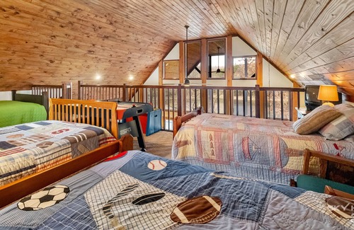 Rambo Riviera House | Lakefront, Lakeviews Cedar Cabin in Rope Swing Cove- "Bear Den"!