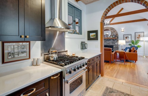 Lynn House | Lakefront Landrum Home w/Deck, Fire Pit & Kayaks!