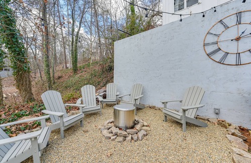 Lynn House | Lakefront Landrum Home w/Deck, Fire Pit & Kayaks!