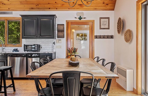 Naples House | Lakefront, Large Dock, Deck & Fire Pit, Close to Golf & Skiing, Sleeps 12