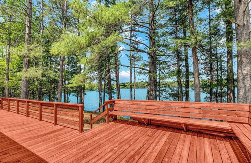 Riverview House | Lakefront Lodge-Private Dock-Swimming-Game Room