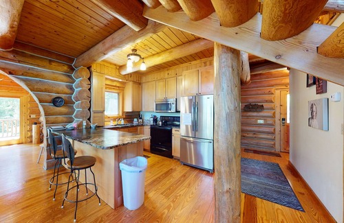 Enterprise House | Lakefront lodge with amazing view, private dock, rec room - dog-friendly