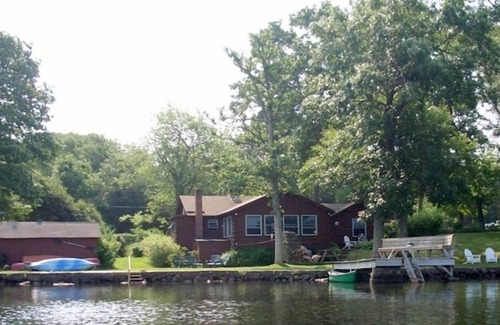 South Kingstown House | Lakefront Log Cabin nn2026: please Email us before sending Reservation Request