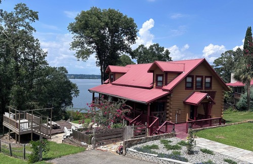 Georgetown Cabin | Lakefront log cabin over looking Walter George Reservoir, aka Lake Eufaula, Al