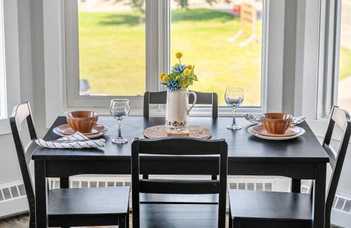 Sylvan Lake Apartment | Lakefront Lookout 1BR Condo on Lakeshore Drive