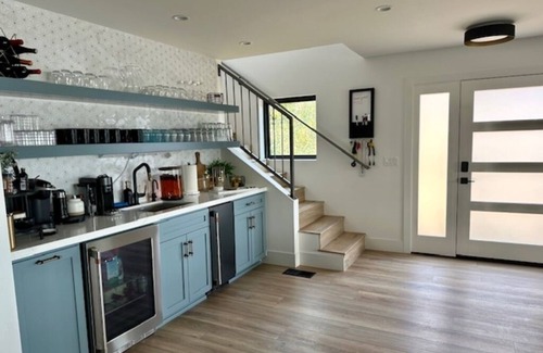 Oak Shores House | Lakefront Luxury at Buckim's Cove