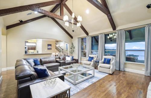 Wylie House | Lakefront Mansion with Pool and Cinema